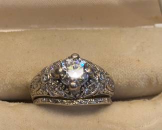 Beautiful antique diamond ring 14k gold