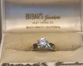 Beautiful 14k gold diamond ring 