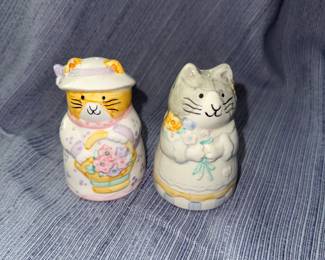 Cat Salt & Pepper Shakers 