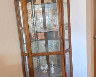 Corner curio