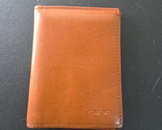 Tumi "Nassau" Series Men's British Tan Napa Leather L-Fold ID Passcase Wallet. $75