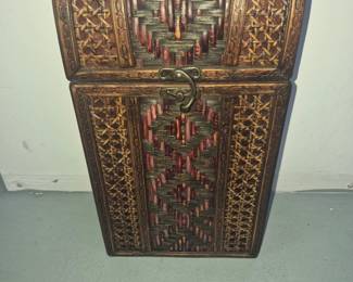 Beautiful wine holder 20.00