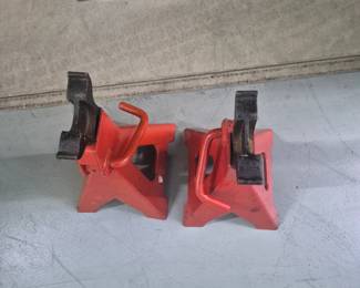 Jack stands 10.00