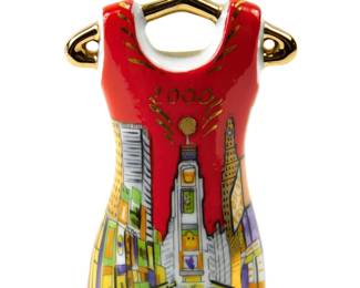 070 lot0483 Atelier de Limoges Times Square 2000 New Year Dress Porcelain Trinket Bo
