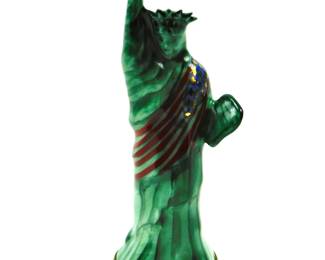 004 lot0006 La Vie en Rose Limoges France Statue of Liberty NYC Porcelain Trinket Bo