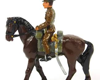 083 lot0114 Vintage Britains Lead Cavalry Officer Khaki Active Service Pre War Paint