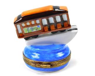 108 lot0686 Limoges France San Francisco Cable Car Trolley Porcelain Trinket Box