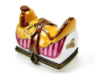 096 lot0697 Limoges France Western Saddle Equestrian Porcelain Trinket Box Horseshoe