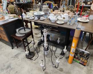 1920 - 30s English draw leaf pub table excellent condition 