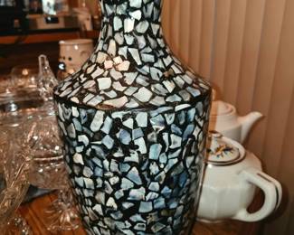 Tall floor vase with Mother of Pearl Mosaic Inlay 20th century Rare Asia