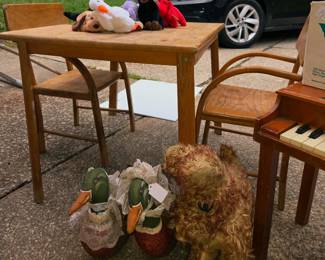 Children table & c hairs 1950's-1960's