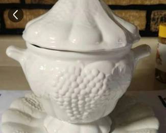 Vintage white pottery soup tureen with lid 1940-1960's
