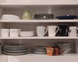 Fitz & Floyd service for 8 dinnerware 