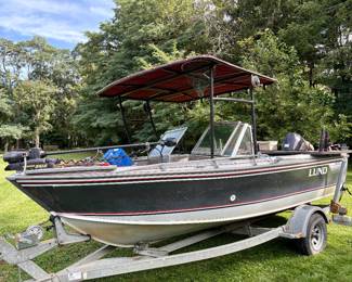 Lund Fishing TYEE 55 Fishing Boat