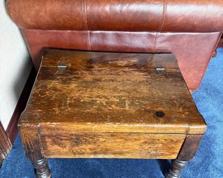 Antique Bench w/Hinged Lid