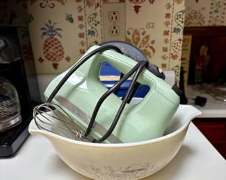Vintage Pyrex Forest Fancies Mushroom Cinderella Mixing Bowl