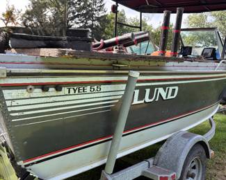 Lund TYEE 55 Fishing Boat