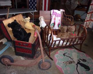 Good Selection of Vintage & Antique Items