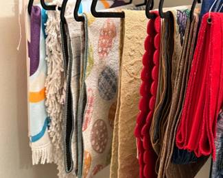 Linens table runners