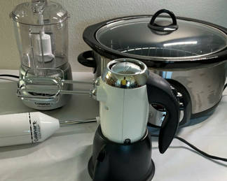 Lot 72: Crock-Pot slow cooker, blender, immersion blender, and hand mixer set