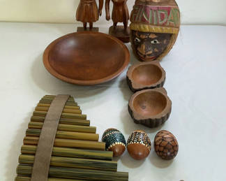 Lot 48: Island Decor And Instruments