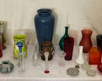 Lot 91: Beautiful collection of ceramic and glass vases