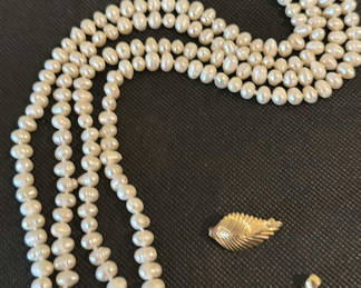 Lot 34: 14k Gold Jewelry & Salt Water Pearls