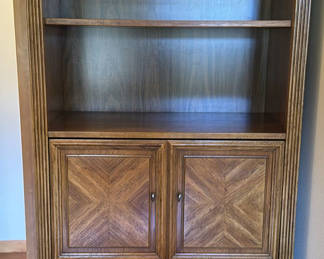 Lot 7: Thomasvlle Secretary/Bookshelf
