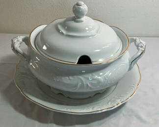 Lot 181: Soup Tureen