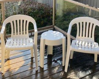Lot 103: Lightweight Patio Chairs and Table