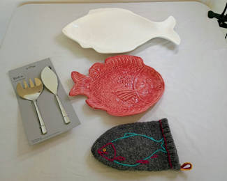 Lot 120: Fish-Themed Serving Dishes, Salad Server Set, and Knitted Oven Mitt