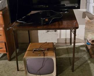 Flat Screen Modern & Mid Century TV