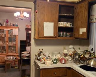 Cookie Jars, Tea Pots