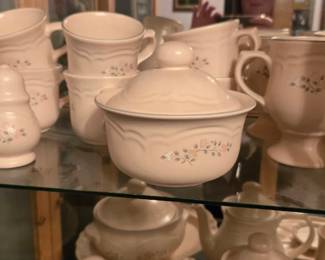 Pfaltzgraff Remembrance Dinnerware Salt & Pepper Shaker