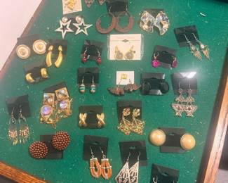 Vintage & Costume Earrings 