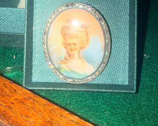Hand Painted Cameo Brooch 