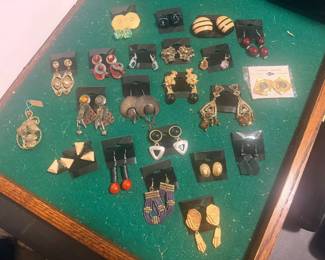 Vintage & Costume Earrings 