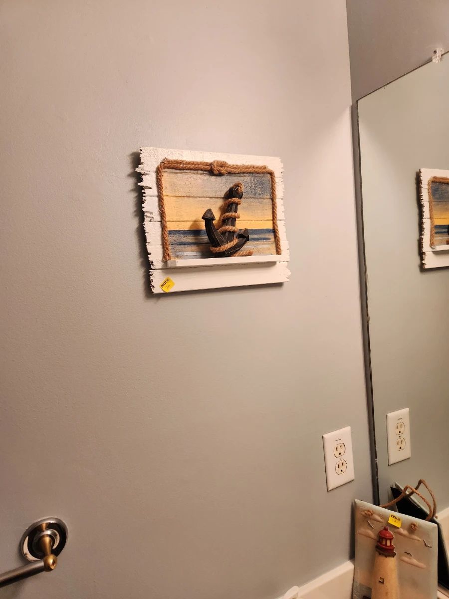 Items offered at the completed estate sale in Williamsburg, photograph 3