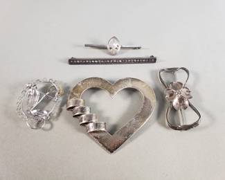 178 147 Vintage sterling silver brooches