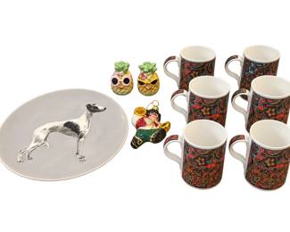 409h Group of vintage ceramic items