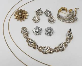 193 323 Vintage signed designer jewelry