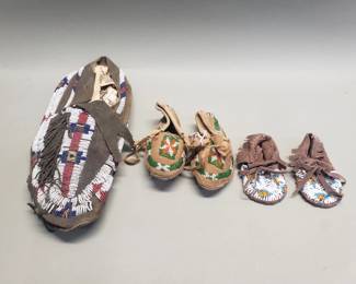 218 Group of antique and vintage moccasins