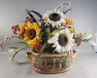 538 Vintage Satsuma porcelain foot bath planter with