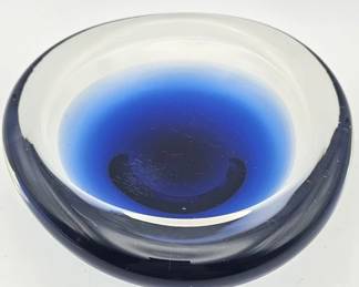 602h Vintage handblown blue sommerso art glass bowl