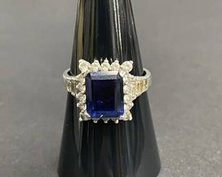 751h Sterling silver ring with emeraldcut blue and