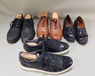332 Group of mens leather footwear with shoe trees