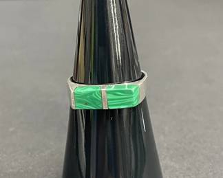 640h Vintage sterling silver ring with malachite inlay