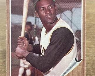 127 425h 1962 Topps Roberto Clemente baseball card