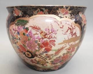 463 Hand painted Satsuma planter