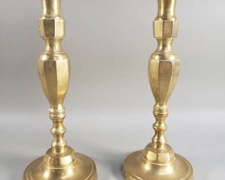 578 Pair of vintage brass candlesticks